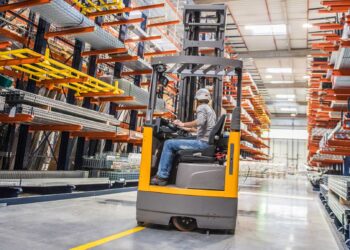 Different types of portable lifting equipment for your warehouse and industry