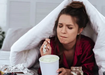 4 Tips and Guidelines on How to Overcome Emotional Eating