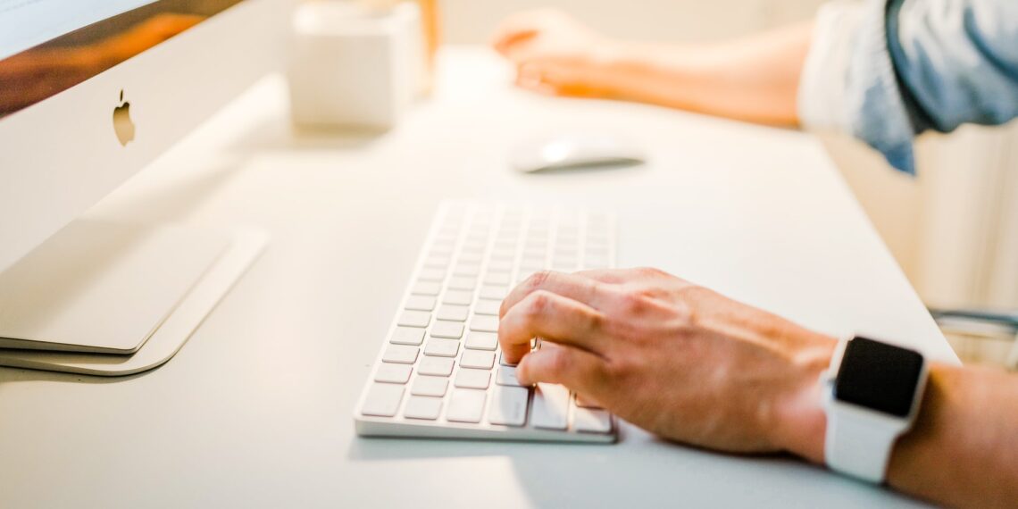 How to Make Money From Blogging in 2023: 4 Things to Try