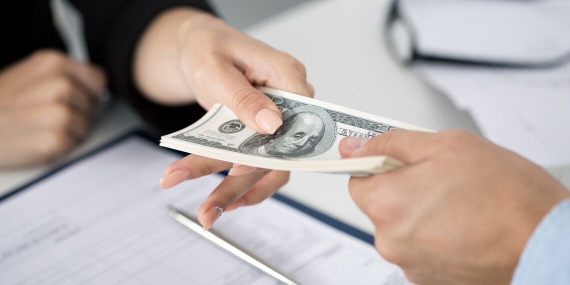 Pros and Cons of Payday Loans