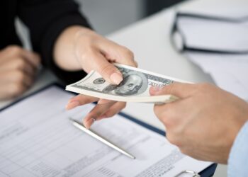 Pros and Cons of Payday Loans