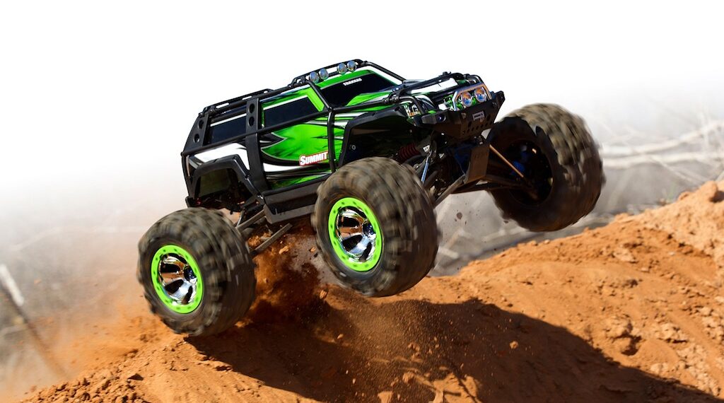 4 Tips for Selecting the Right RC Truck for First-Time Racers