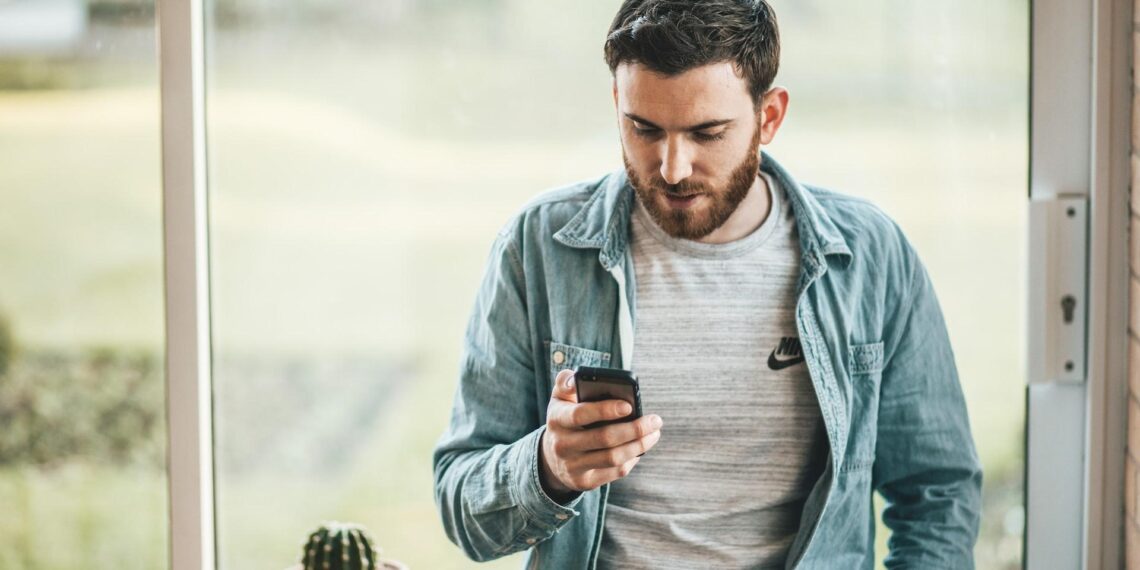 How to Know If Your Girlfriend is Cheating on You?