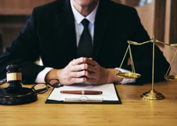 5 Top Reasons To Hire A Criminal Lawyer