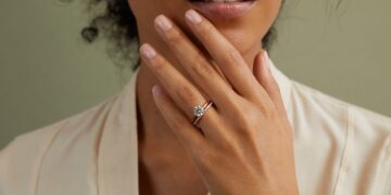 Why More Jewelers Are Embracing Lab-grown Diamonds For Engagement Rings